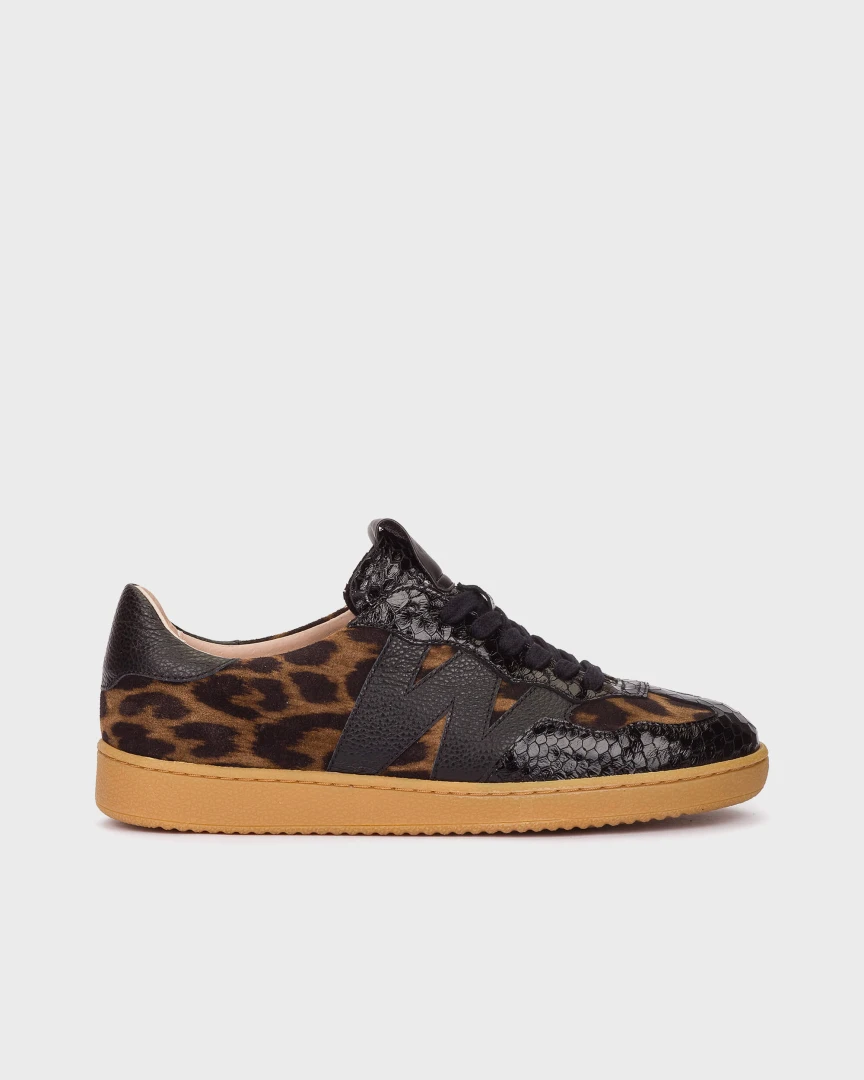 Sneakersy  Wonders samby czarne i zwierzęcy wzór