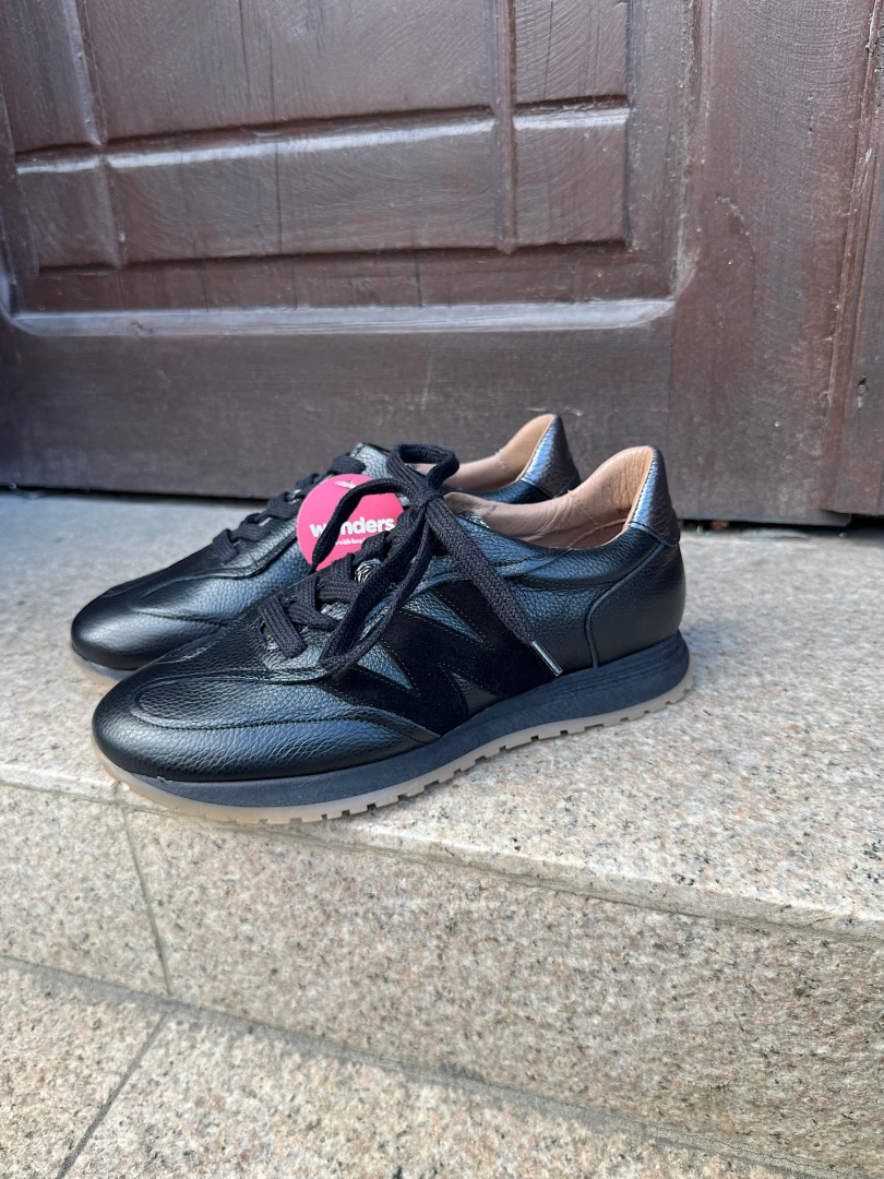 Sneakersy Wonders skórzane czarne 